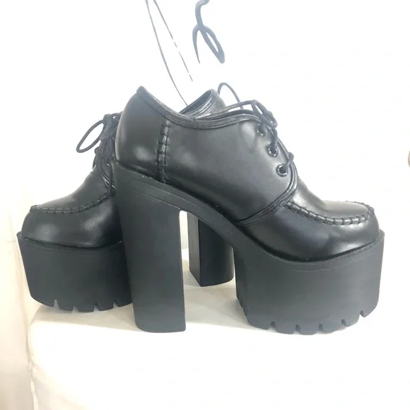 Platform Oxford Heels - Picture 1 of 7